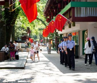武夷山市公安局景區派出所:打造最美旅游“楓”景